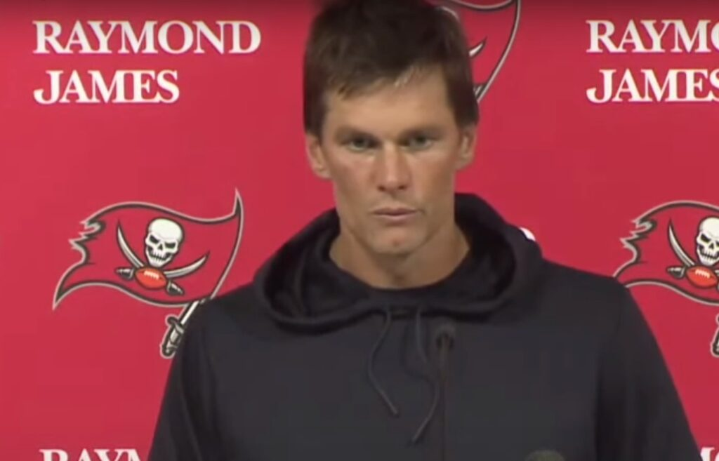 Fans Upset Over Tom Brady’s Reaction To Refs Gifting Him A Terrible ...