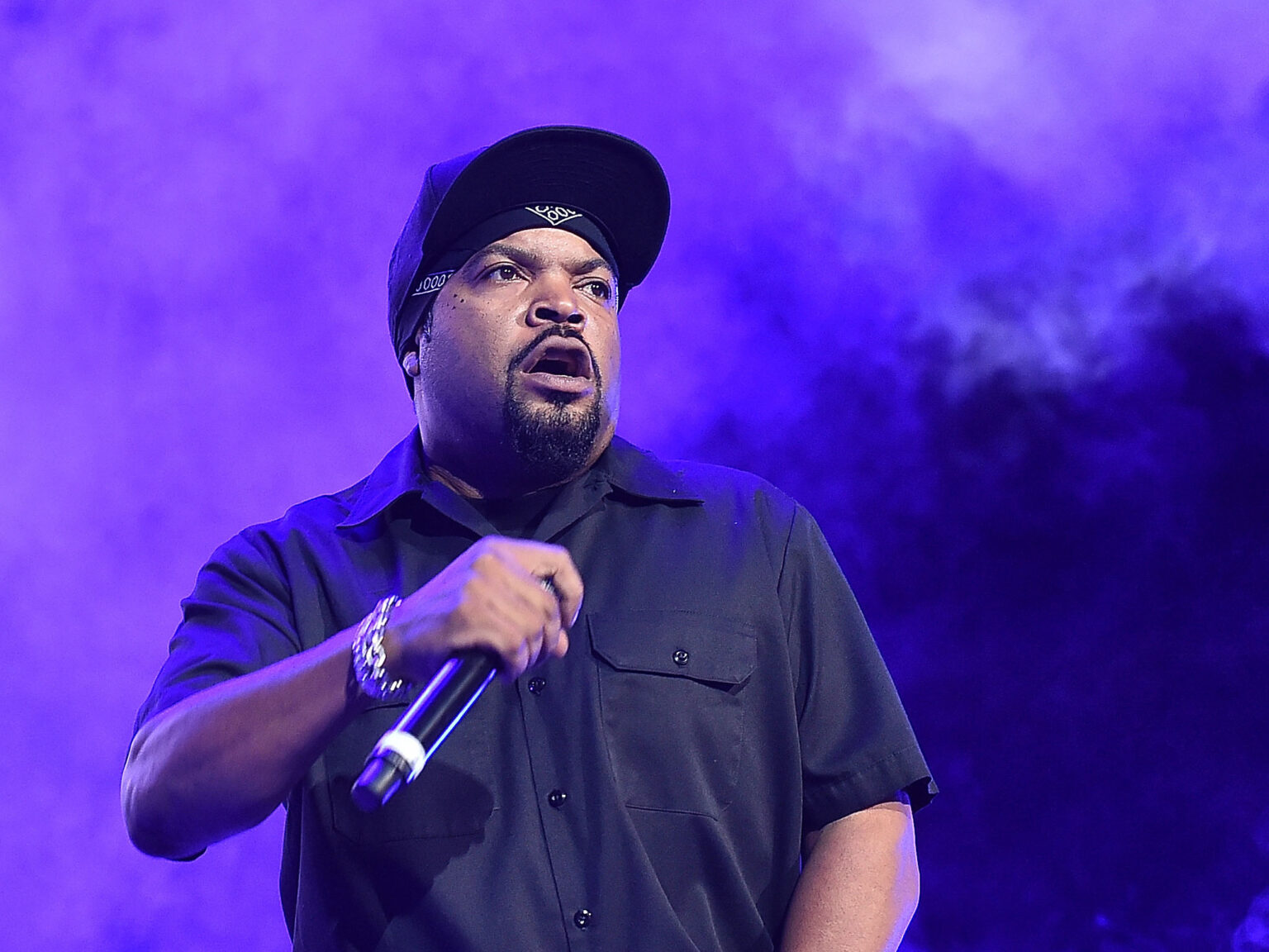 Ice Cube Exposes Oprah and Details Alleged Blackballing Tactics tt. - News